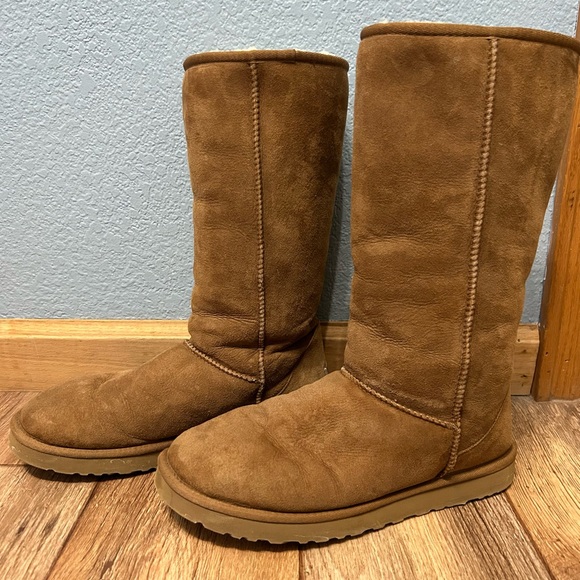 UGG Classic Tall Boot in Chestnut - Picture 2 of 11